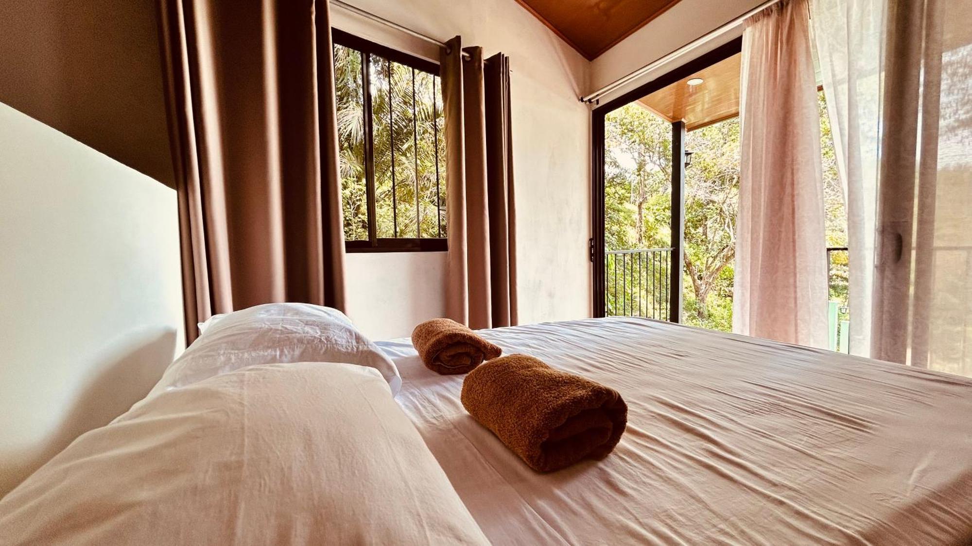 Casa Encantada Offers You Two-Bedroom House, 1 Tiny Apartment & 3 Double Rooms 마누엘안토니오 외부 사진